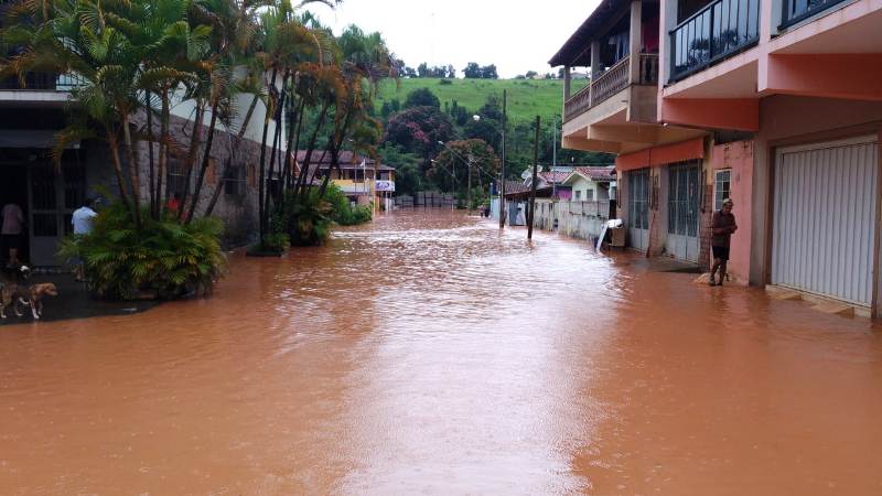 POÇO FUNDO ESTÁ SUBMERSA: 132 MM DE CHUVAS
