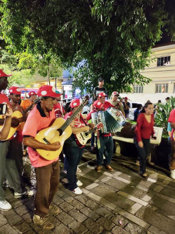'FOLIAS DE REIS' CONTINUAM PEREGRINAÇÕES ATÉ DIA 06
