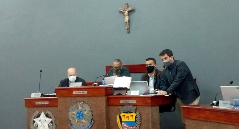 POR UNANIMIDADE, CÂMARA ACATA INSTAURAÇÃO DE COMISSÃO PROCESSANTE