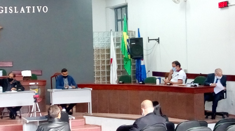FOLHA TRANSMITE REUNIÃO DA COMISSÃO PROCESSANTE DA CÂMARA