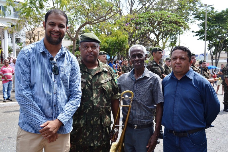BANDA DO EXÉRCITO NO DESFILE DE ANIVERSÁRIO DE MACHADO