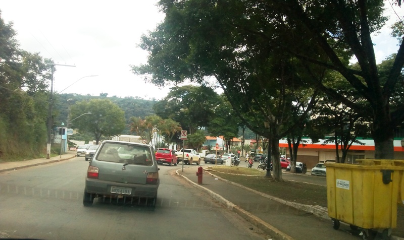MOVIMENTO NESTE DOMINGO É GRANDE NAS RUAS DE MACHADO