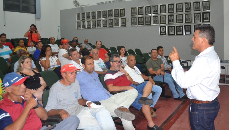 DEPUTADO EMIDINHO MADEIRA PRESTA CONTAS EM MACHADO