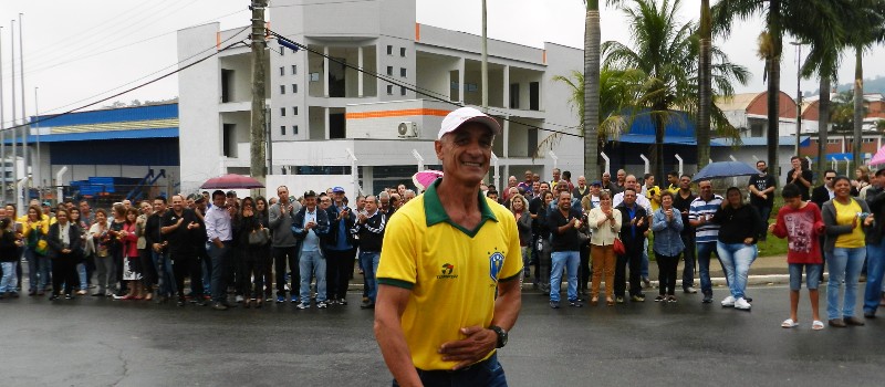 ESTÁTUA DE ELZO VALORIZA ESPORTE
