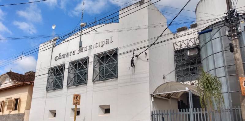 COMISSÃO PROCESSANTE: CÂMARA CONSEGUE REALIZAR CITAÇÃO DE PREFEITO