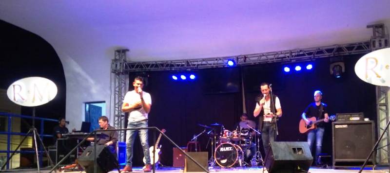 'RONY E MARCUS' FIZERAM SHOW DA VIRADA, EM MACHADO