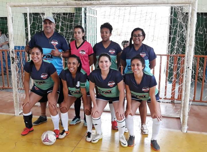 FUTSAL FEMININO VENCE CARRANCAS POR 8x2