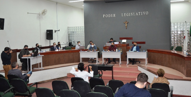 DEFESA DE PREFEITO JULBERT NÃO COMPARECE E COMISSÃO CANCELA REUNIÃO