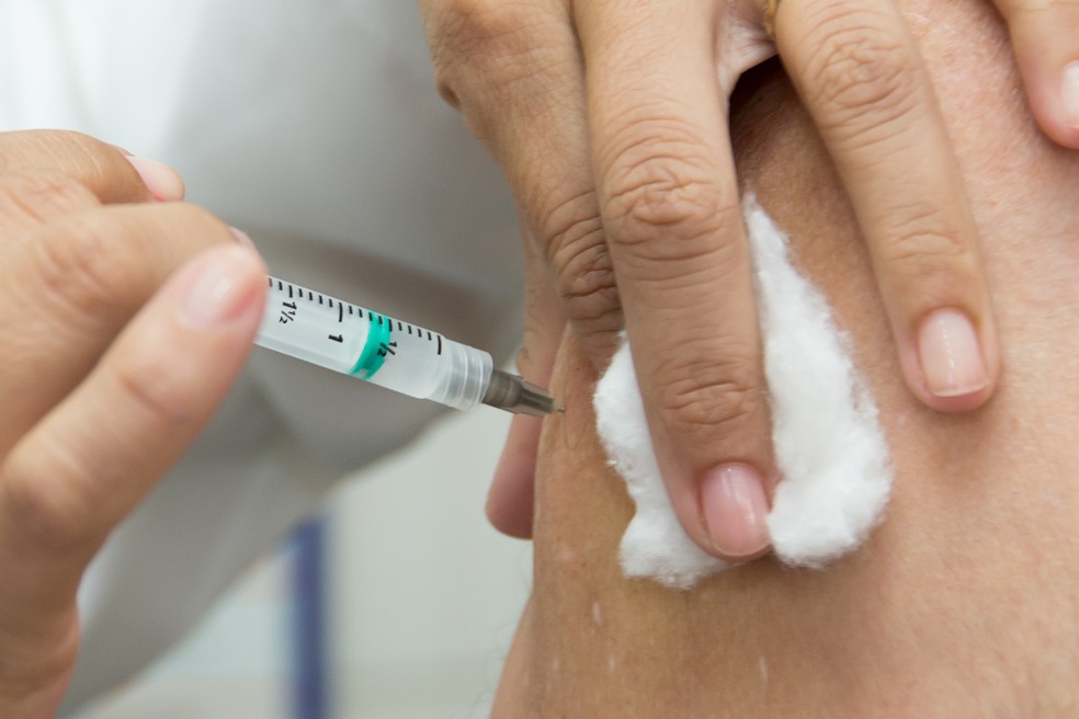 MAIS DE 1.700 DOSES DE VACINAS ACABAM EM UM DIA, EM MACHADO