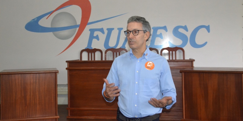 CANDIDATO AO GOVERNO DE MINAS VISITA MACHADO