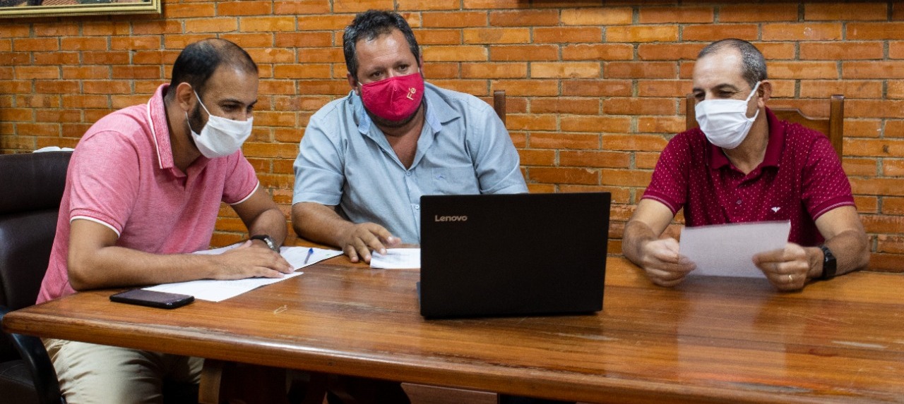 COVID-19 / Maycon Willian cria 'saia-justa' entre chefes dos Executivos da região