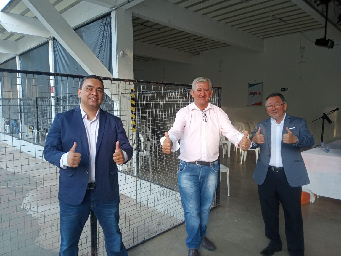 Machadense João Alexandre é oficializado pré-candidato à Prefeitura de Poços