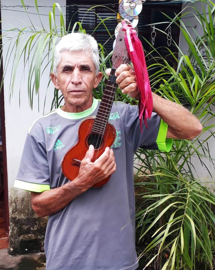 Instrumento musical 'Cavaquinho' completa 100 anos nas mãos da Família Caldeira