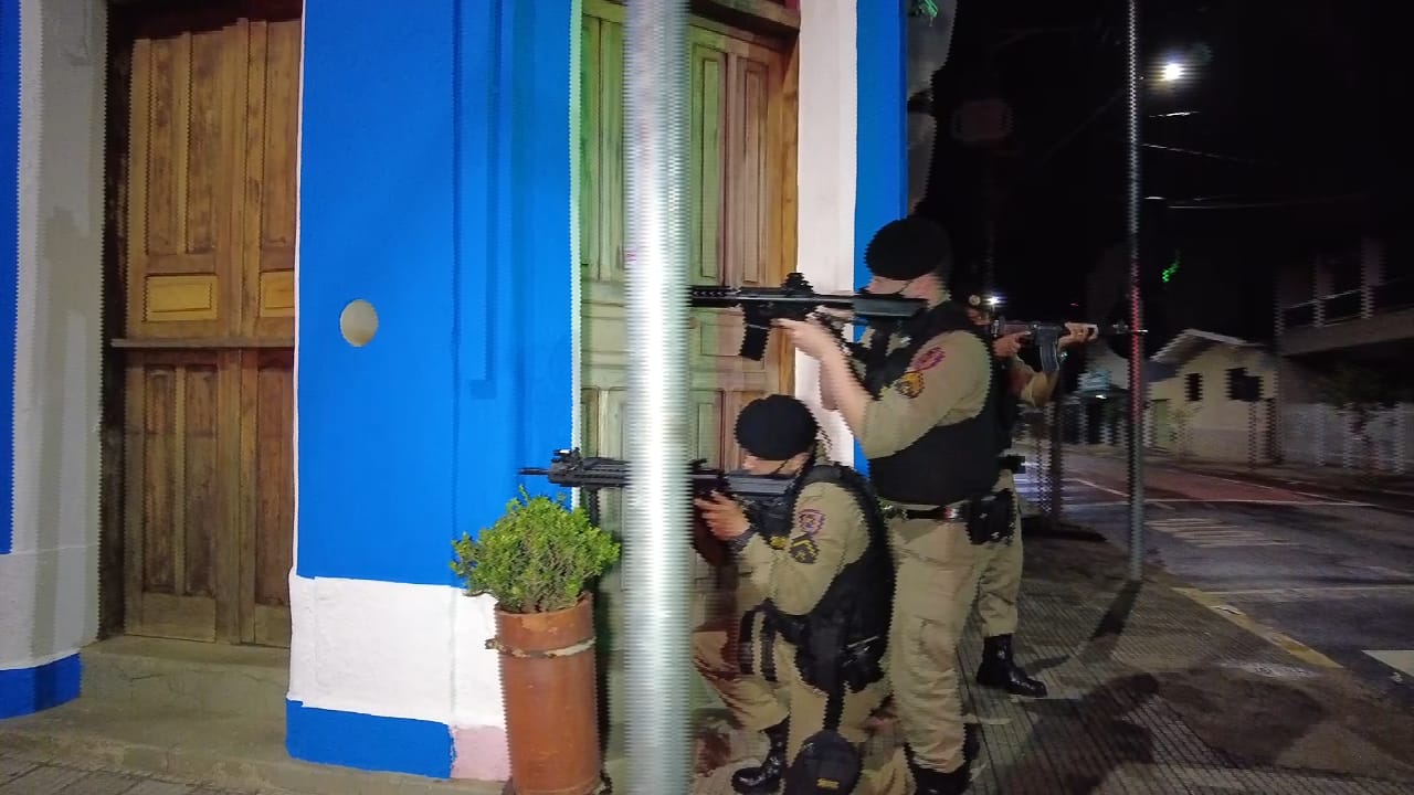 Batalhão da PM, em Alfenas, realiza simulação de combate ao crime organizado