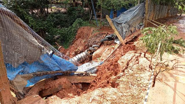 Cabeceira da Ponte da Bandeirinha, no Rio Machado, começa a ceder