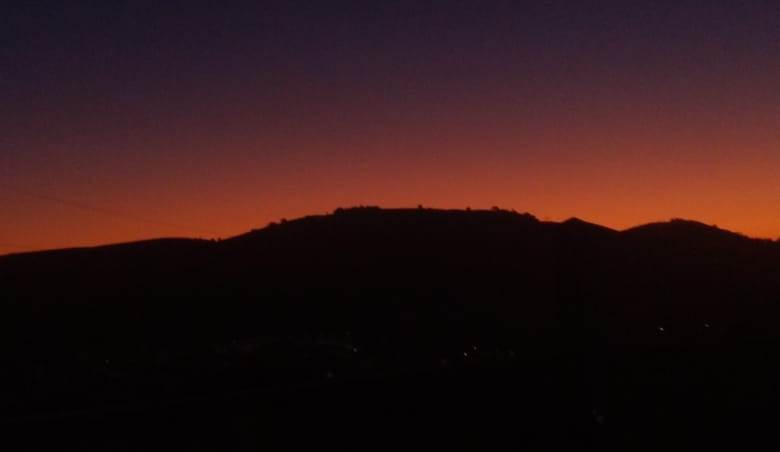 POR DO SOL EM MACHADO. Segunda-feira, 03 de maio de 2021